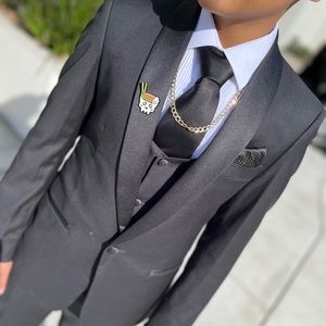 "Trent" Perry Ellis 4-piece kids black tuxedo sz slim 14